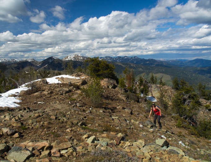 Follow the ridge over rocky terrain to the lookout